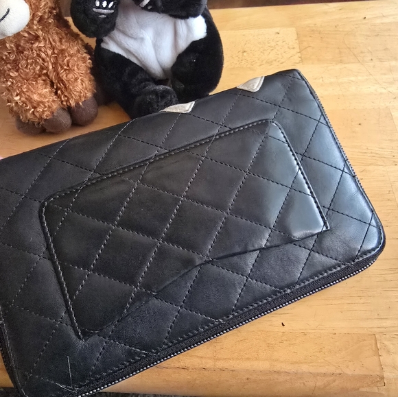 CHANEL | black quilted leather 'Cambon' coco mark zip-around wallet organizer - Picture 4 of 12